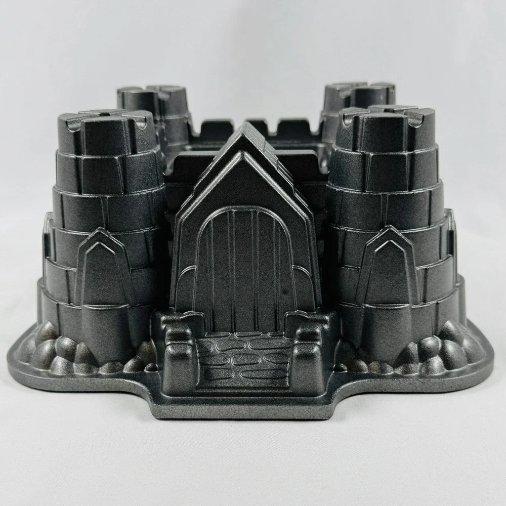 Nordic Ware Castle Bundt Pan 10 Cup Cast Aluminum Nonstick Medieval Cake Mold US